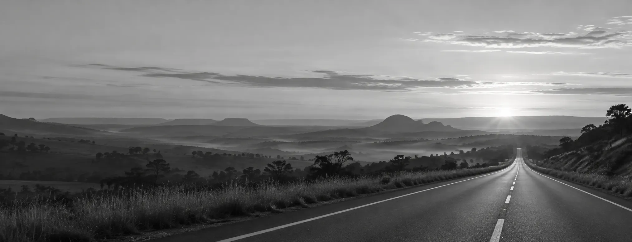 Estrada seguindo até o horizonte